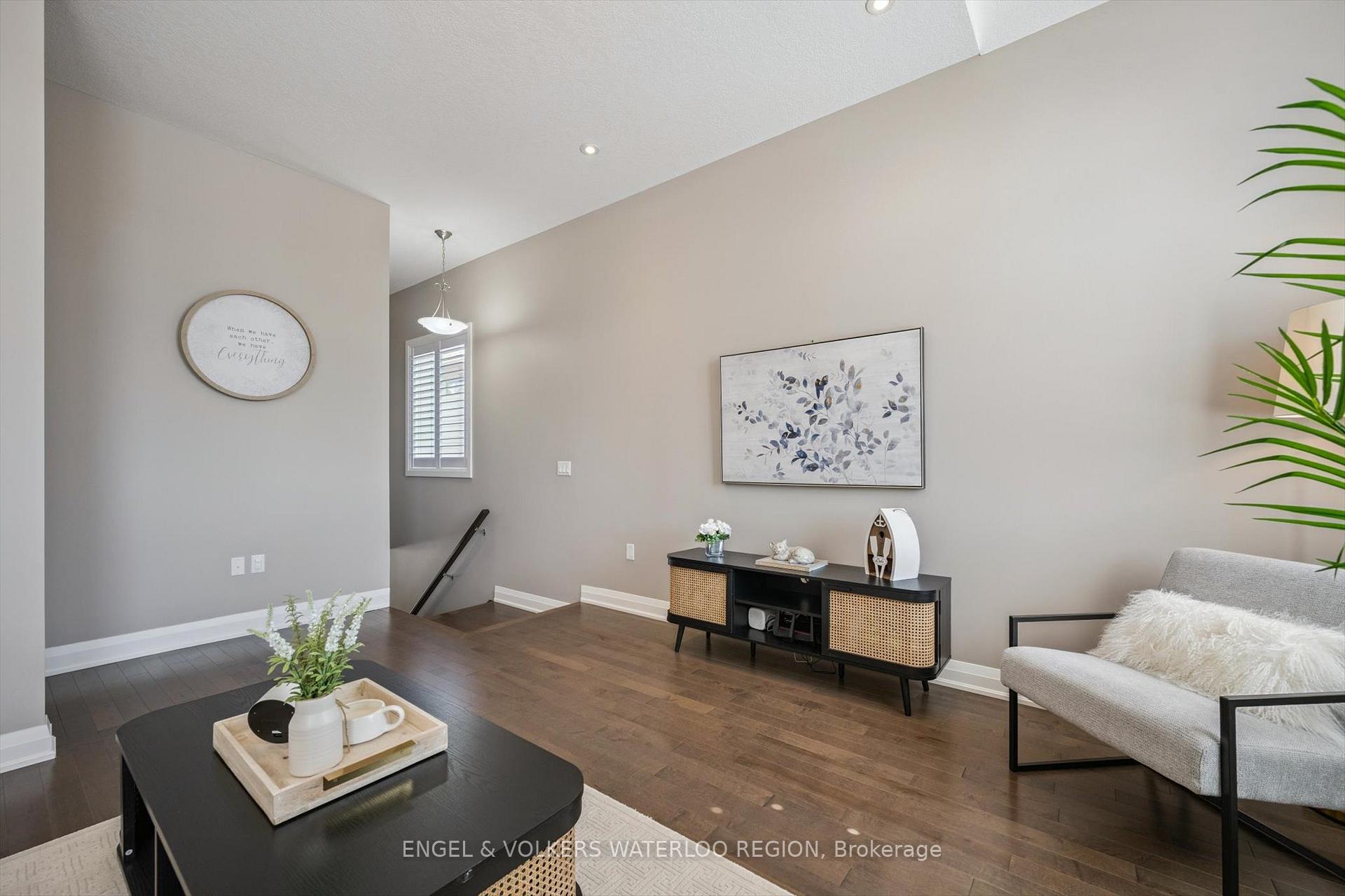 Photo 18 of 552 Wasaga Crescent, Waterloo — HOMEH