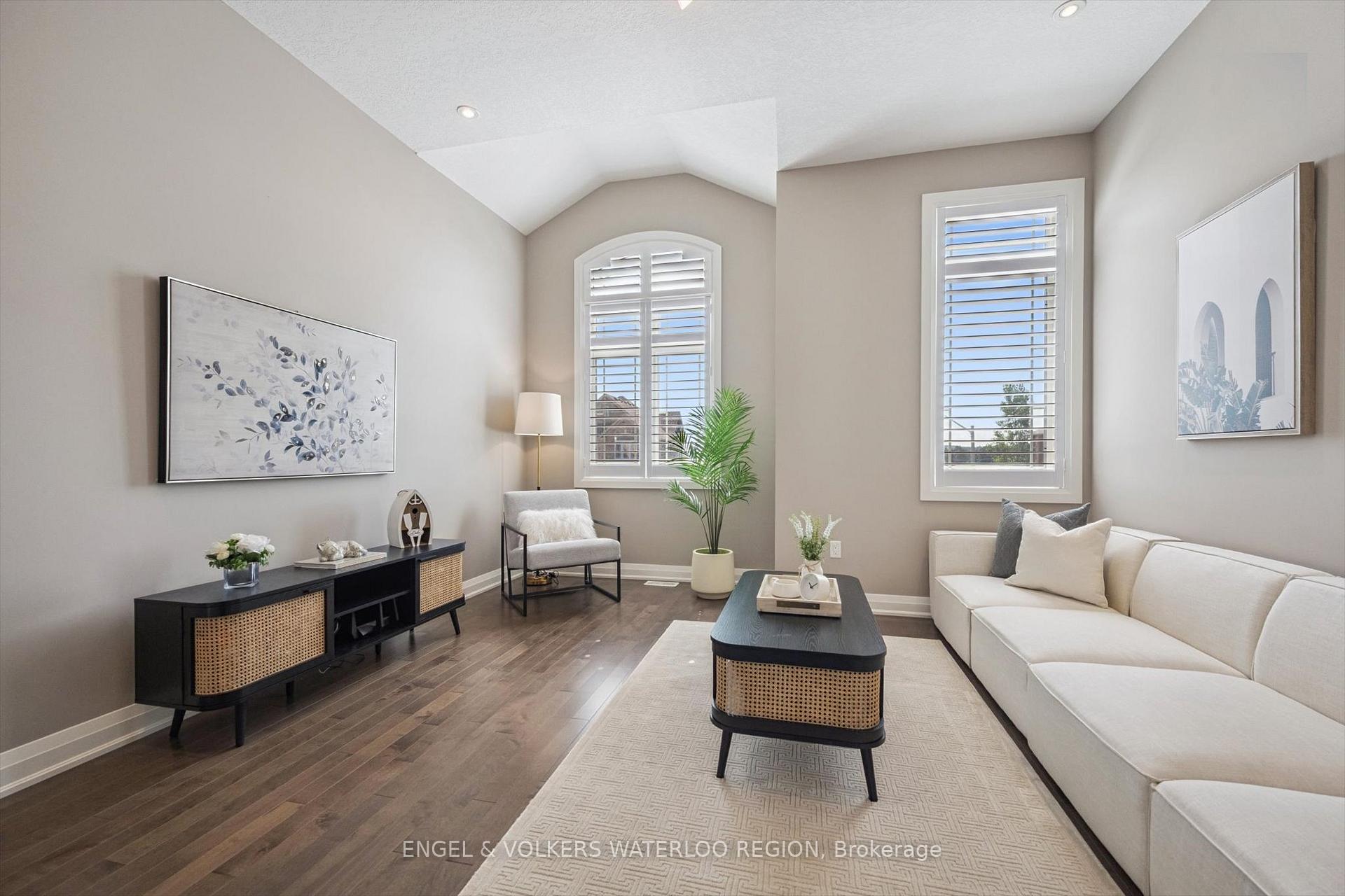 Photo 19 of 552 Wasaga Crescent, Waterloo — HOMEH