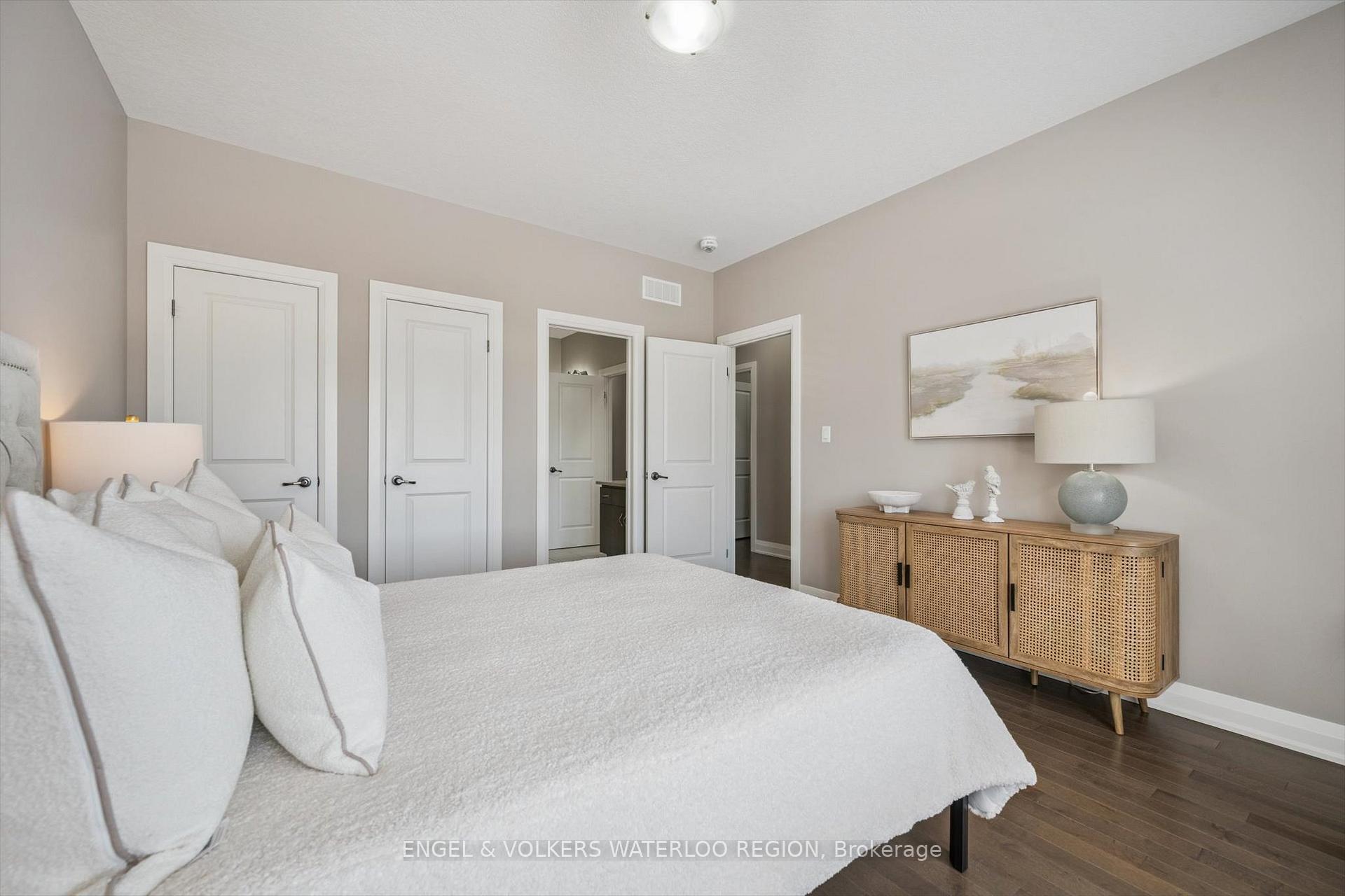Photo 21 of 552 Wasaga Crescent, Waterloo — HOMEH