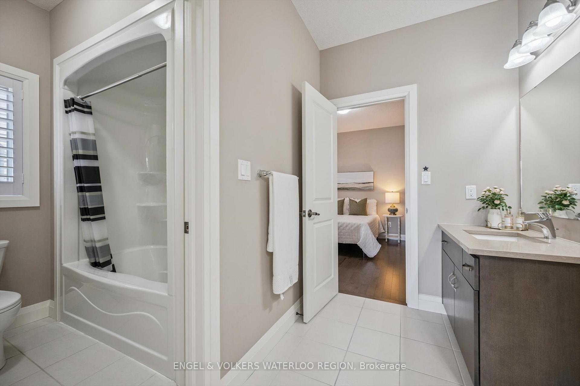 Photo 23 of 552 Wasaga Crescent, Waterloo — HOMEH
