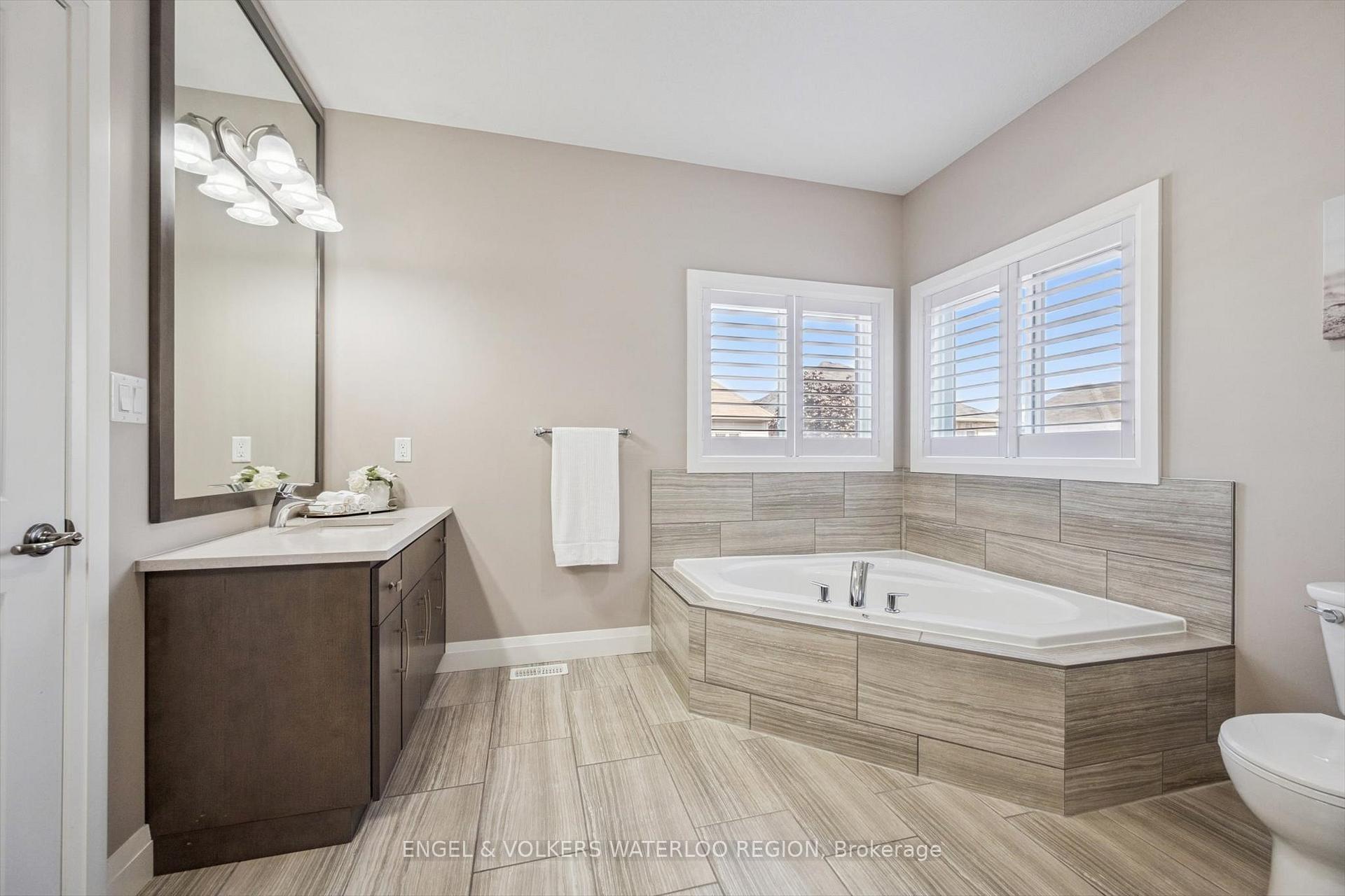 Photo 30 of 552 Wasaga Crescent, Waterloo — HOMEH