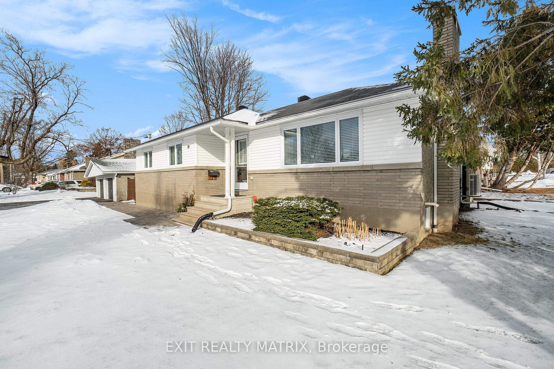 Photo 4 of 19 Dunham Street, Ottawa, Cardinal Heights — HOMEH