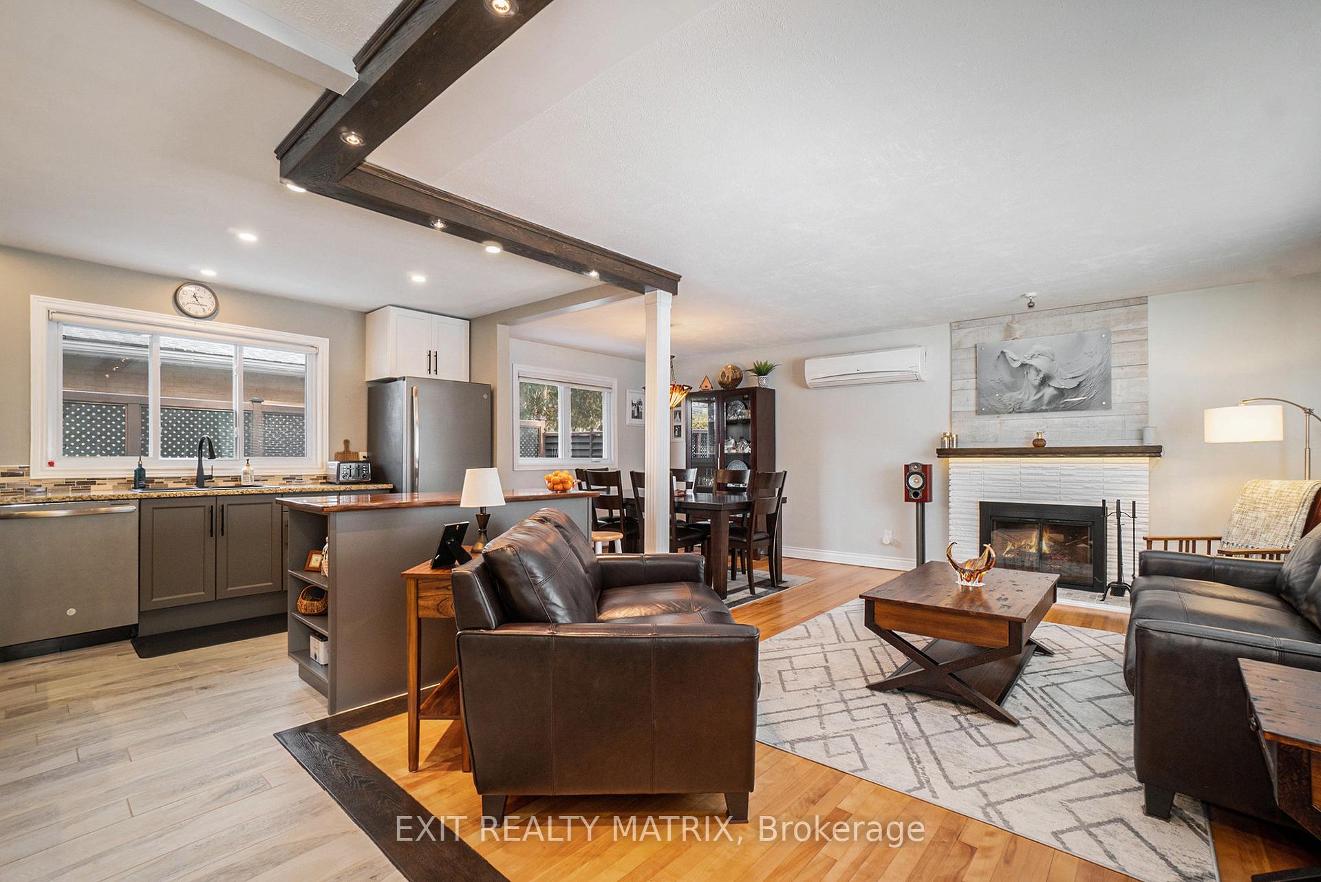 Photo 3 of 19 Dunham Street, Ottawa, Cardinal Heights — HOMEH