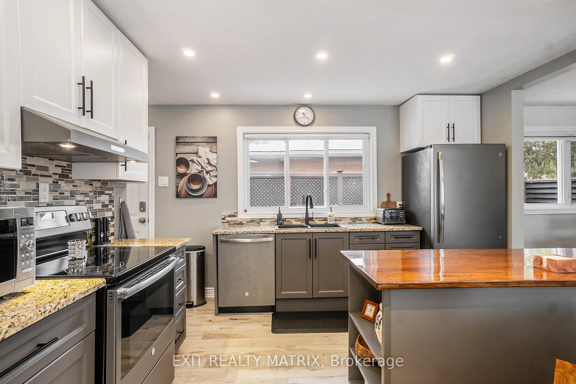 Photo 10 of 19 Dunham Street, Ottawa, Cardinal Heights — HOMEH