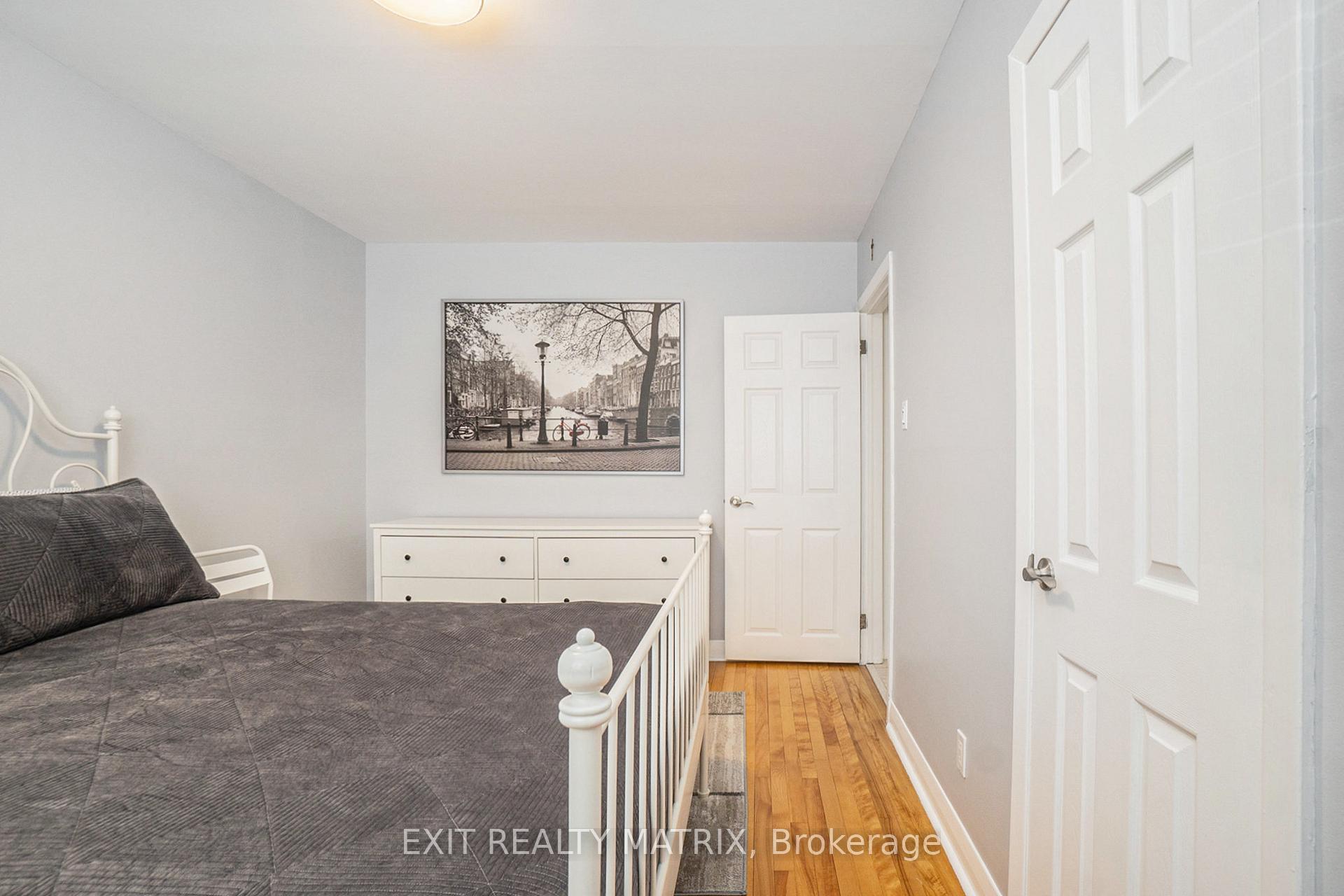 Photo 13 of 19 Dunham Street, Ottawa, Cardinal Heights — HOMEH