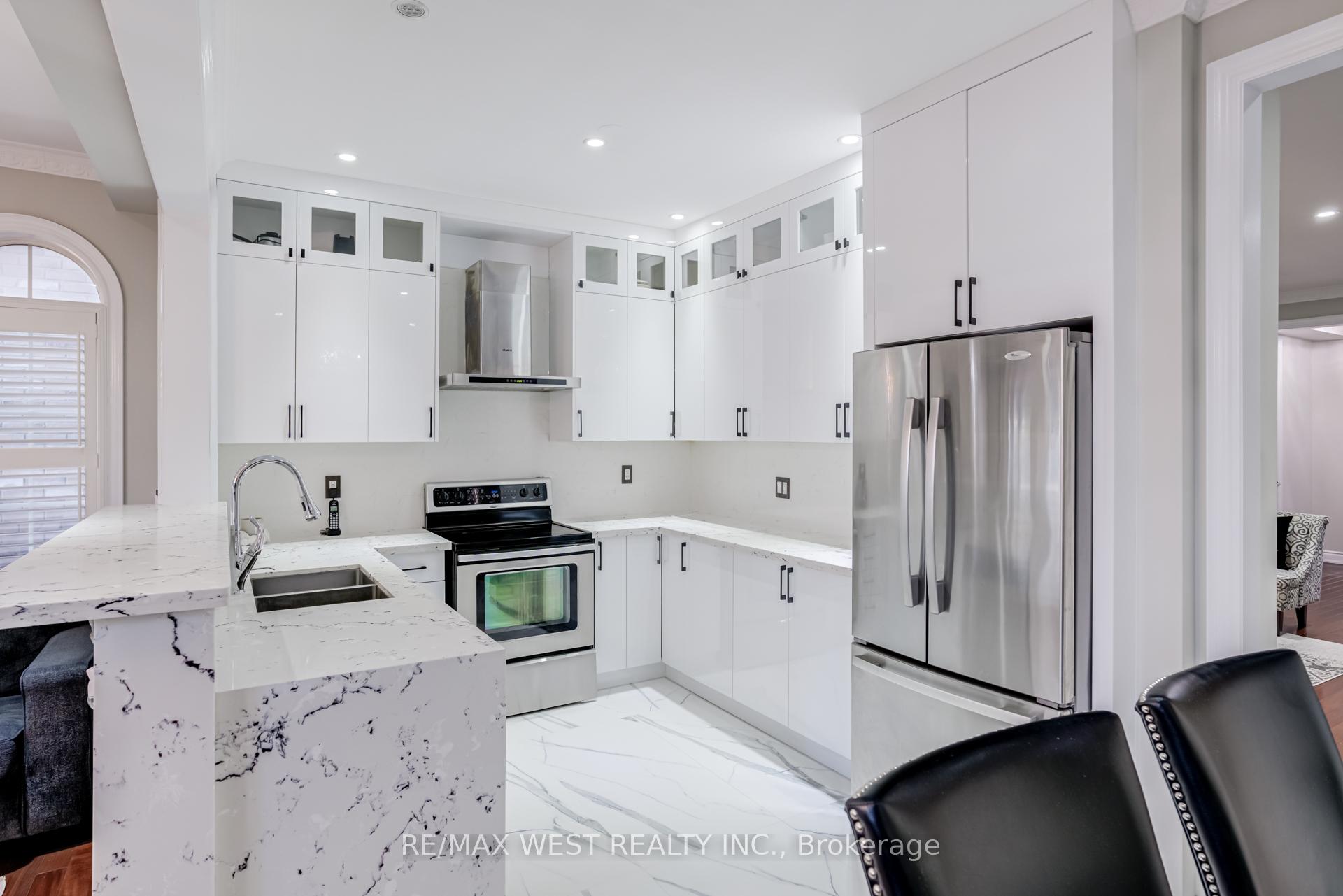 Photo 9 of 238 Wardlaw Place, Vaughan, Vellore Village — HOMEH