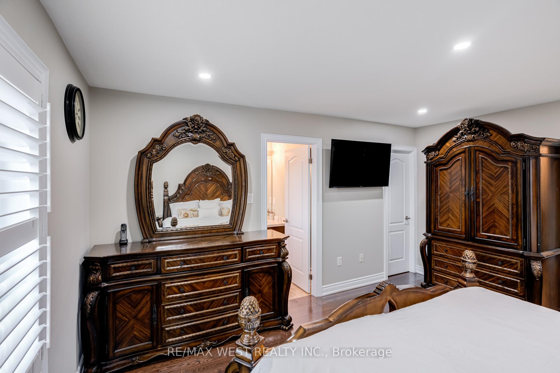 Photo 17 of 238 Wardlaw Place, Vaughan, Vellore Village — HOMEH