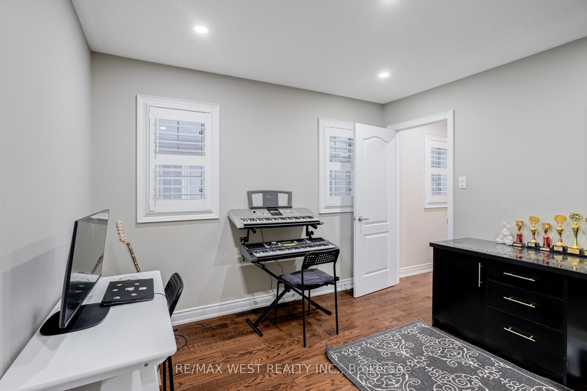 Photo 21 of 238 Wardlaw Place, Vaughan, Vellore Village — HOMEH