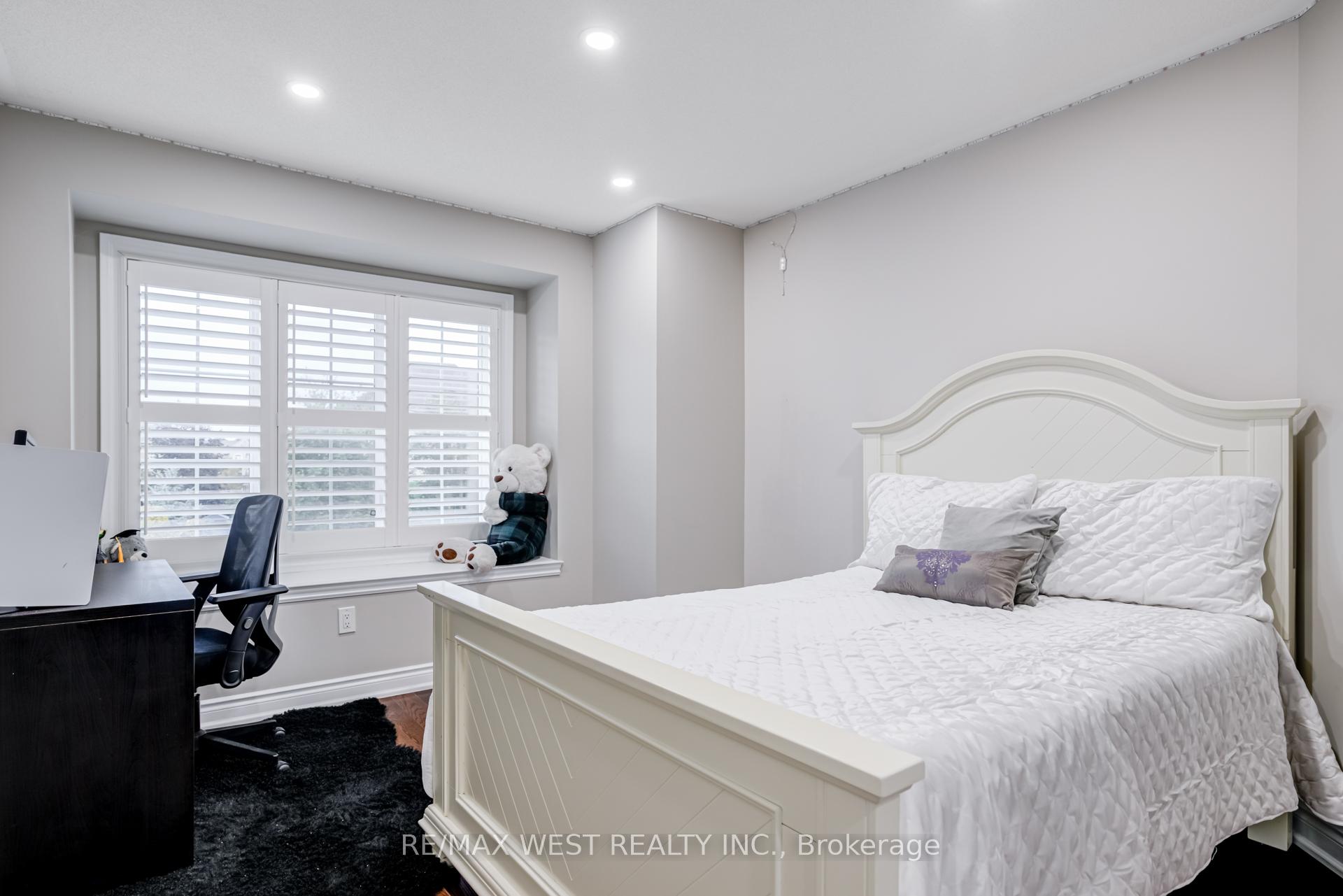 Photo 23 of 238 Wardlaw Place, Vaughan, Vellore Village — HOMEH