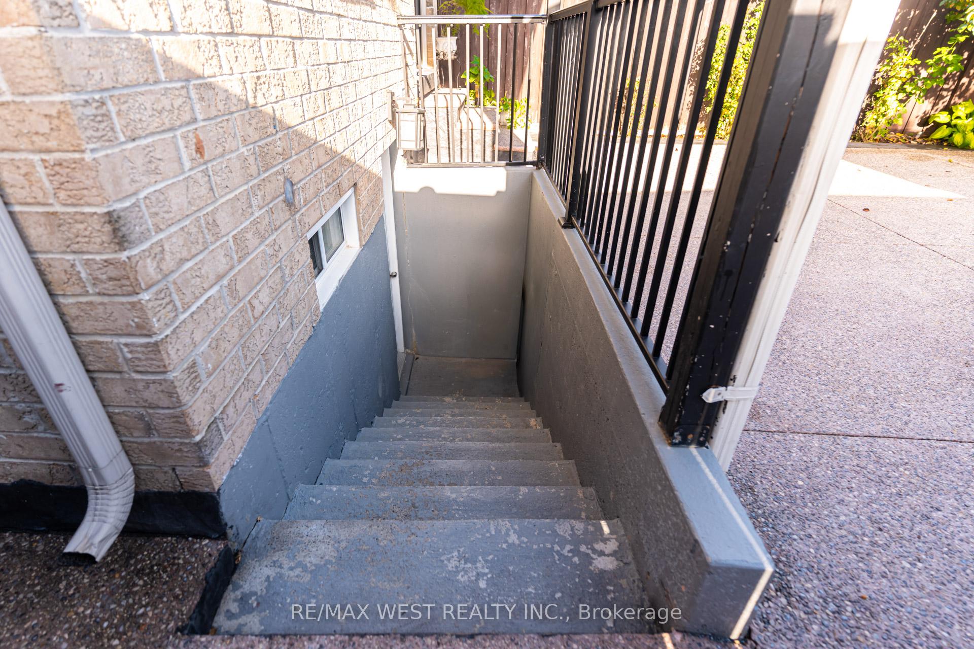 Photo 29 of 238 Wardlaw Place, Vaughan, Vellore Village — HOMEH