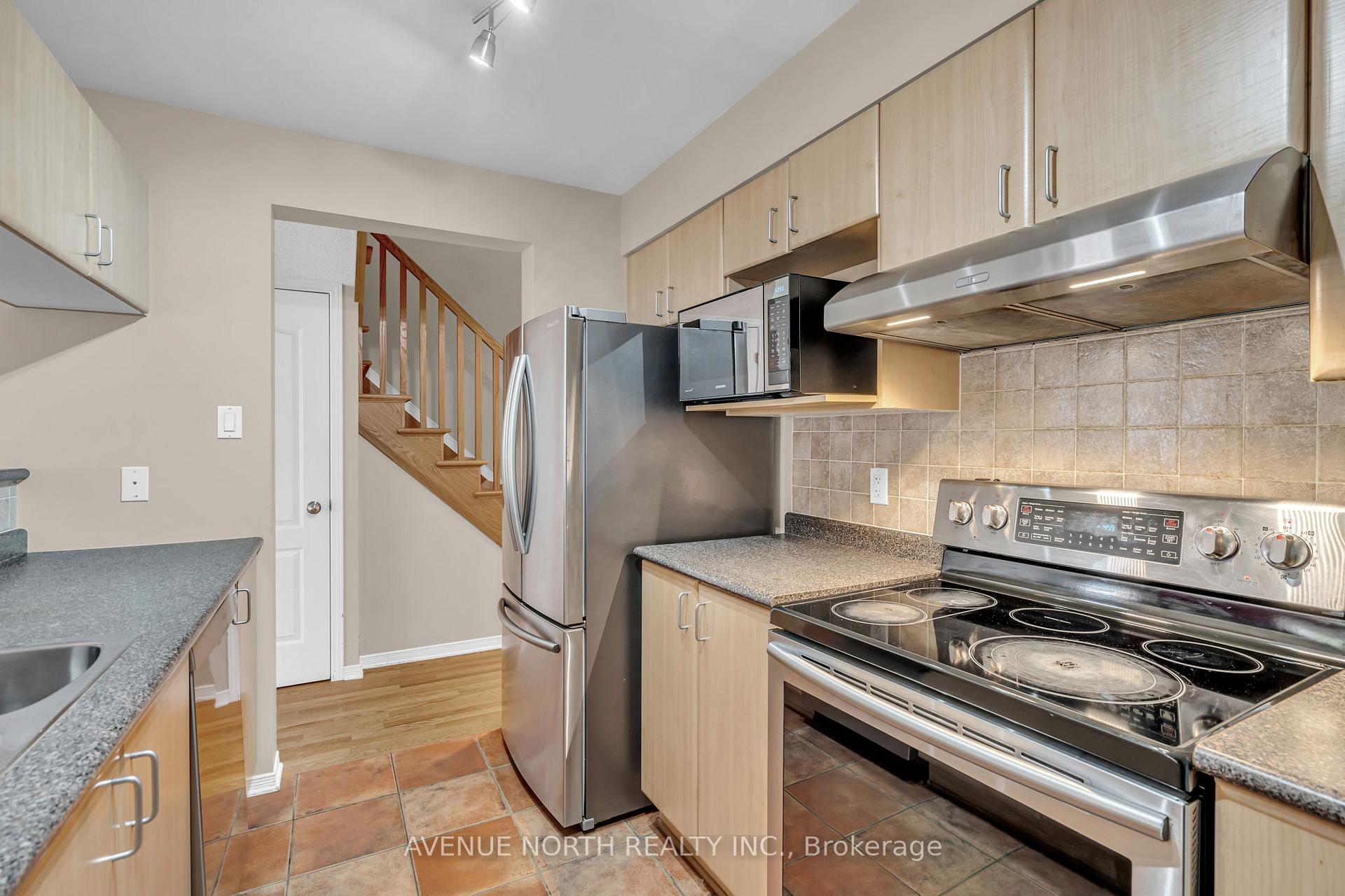 Photo 9 of 352 Freedom Private, Ottawa, Riverview Park — HOMEH