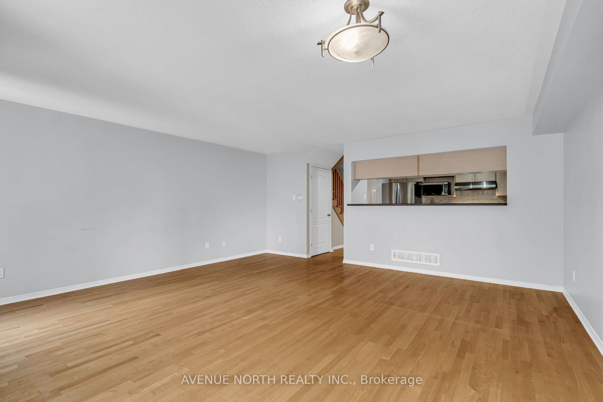 Photo 13 of 352 Freedom Private, Ottawa, Riverview Park — HOMEH