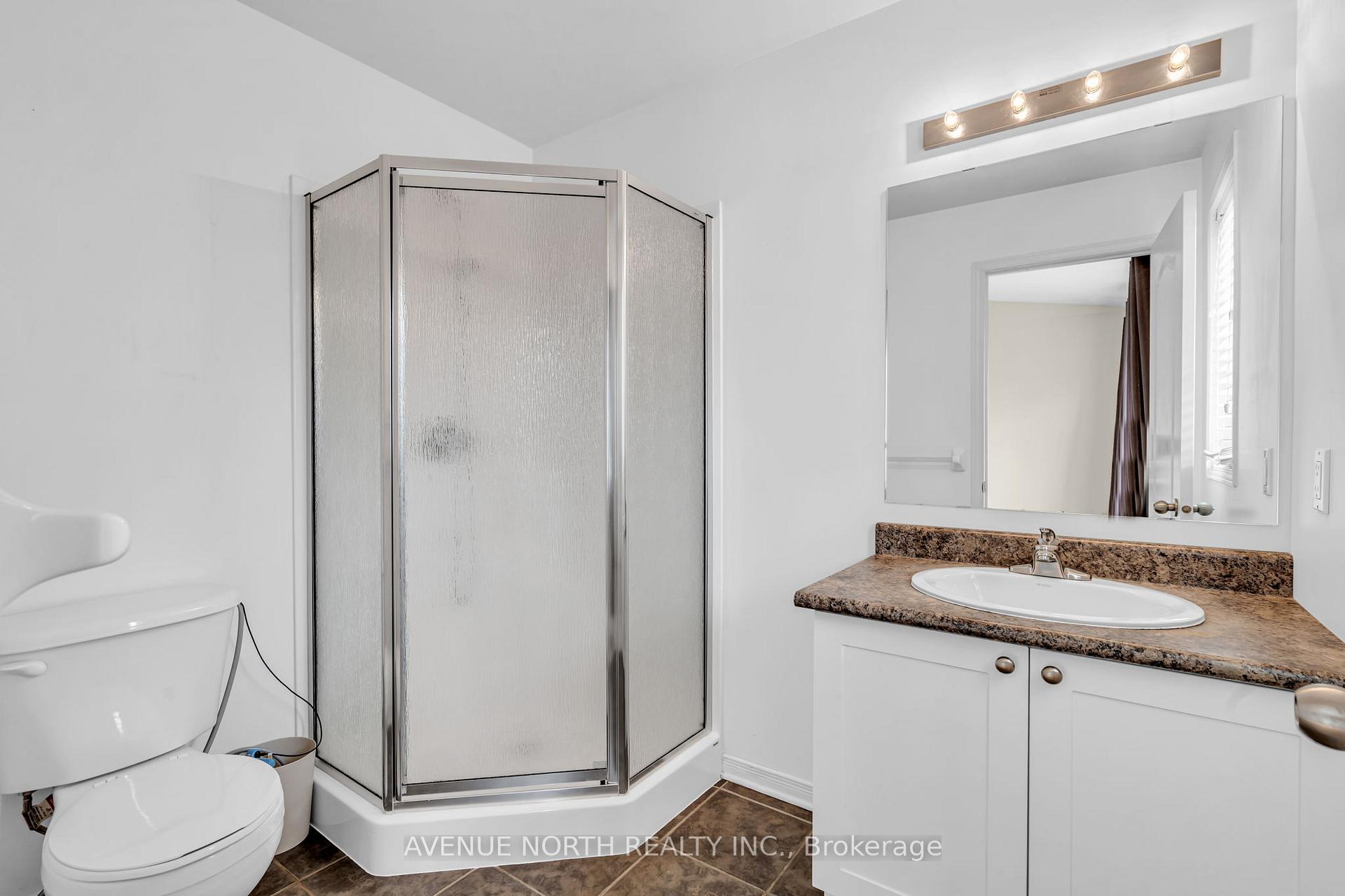Photo 19 of 352 Freedom Private, Ottawa, Riverview Park — HOMEH