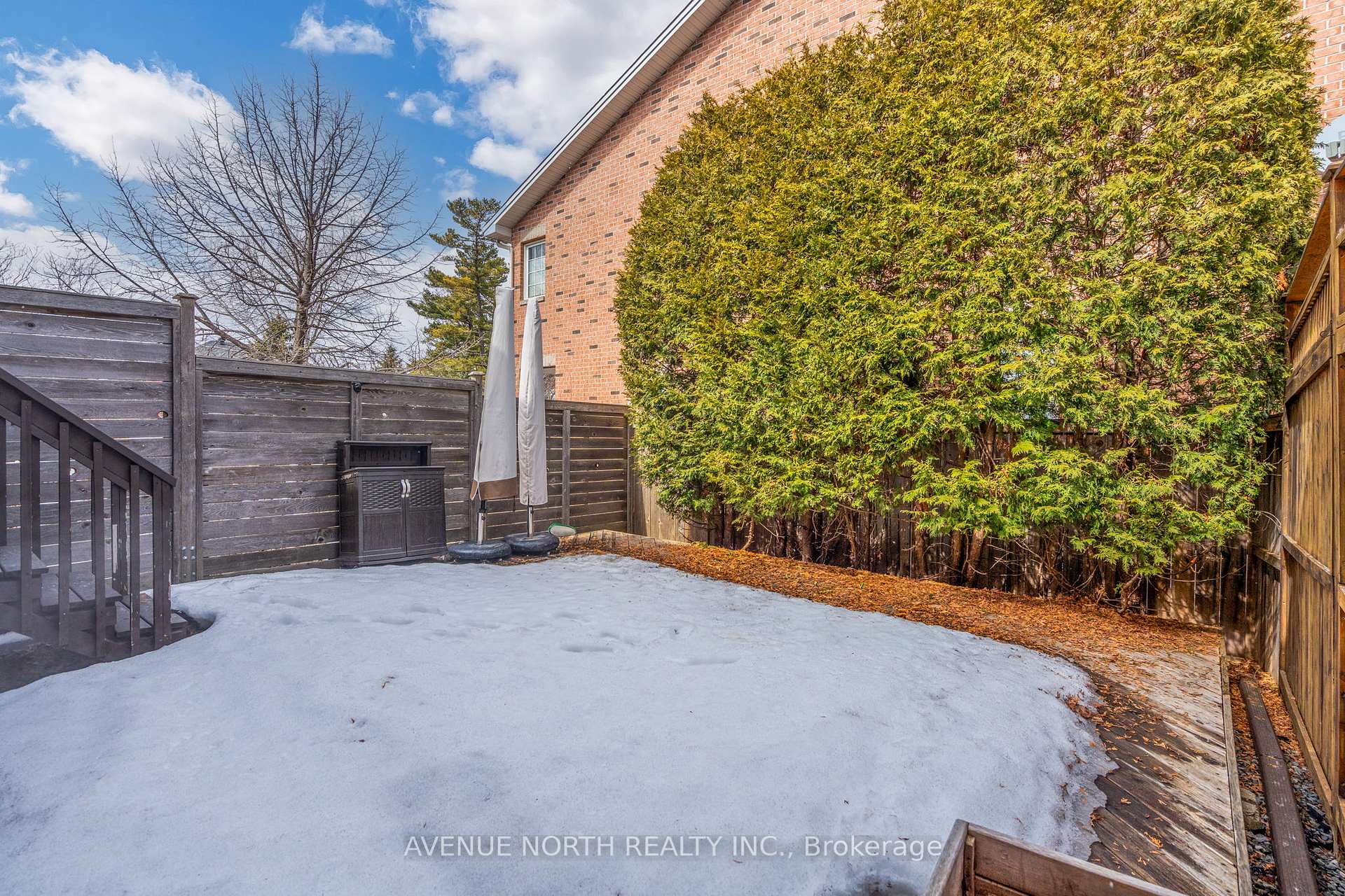 Photo 33 of 352 Freedom Private, Ottawa, Riverview Park — HOMEH