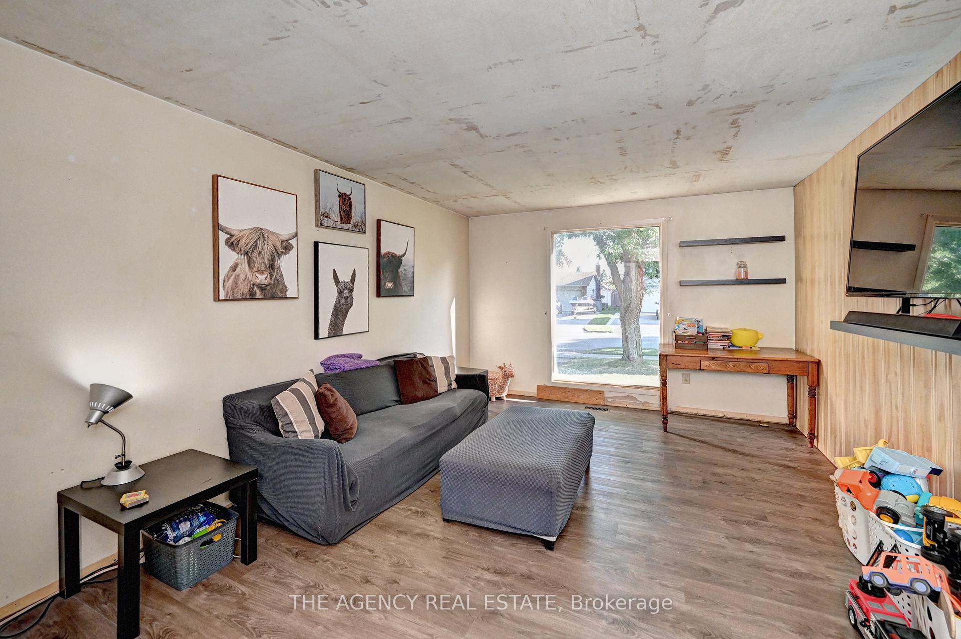 Photo 8 of 396 Dunvegan Drive, Waterloo — HOMEH