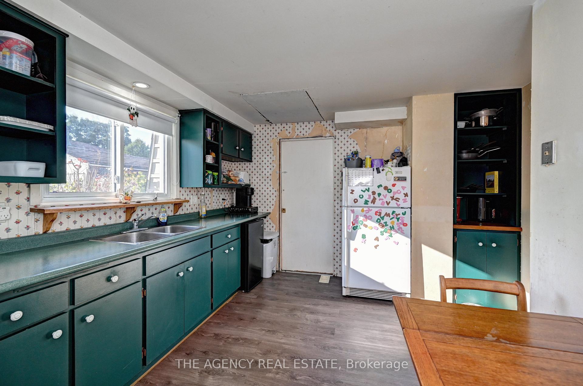 Photo 19 of 396 Dunvegan Drive, Waterloo — HOMEH