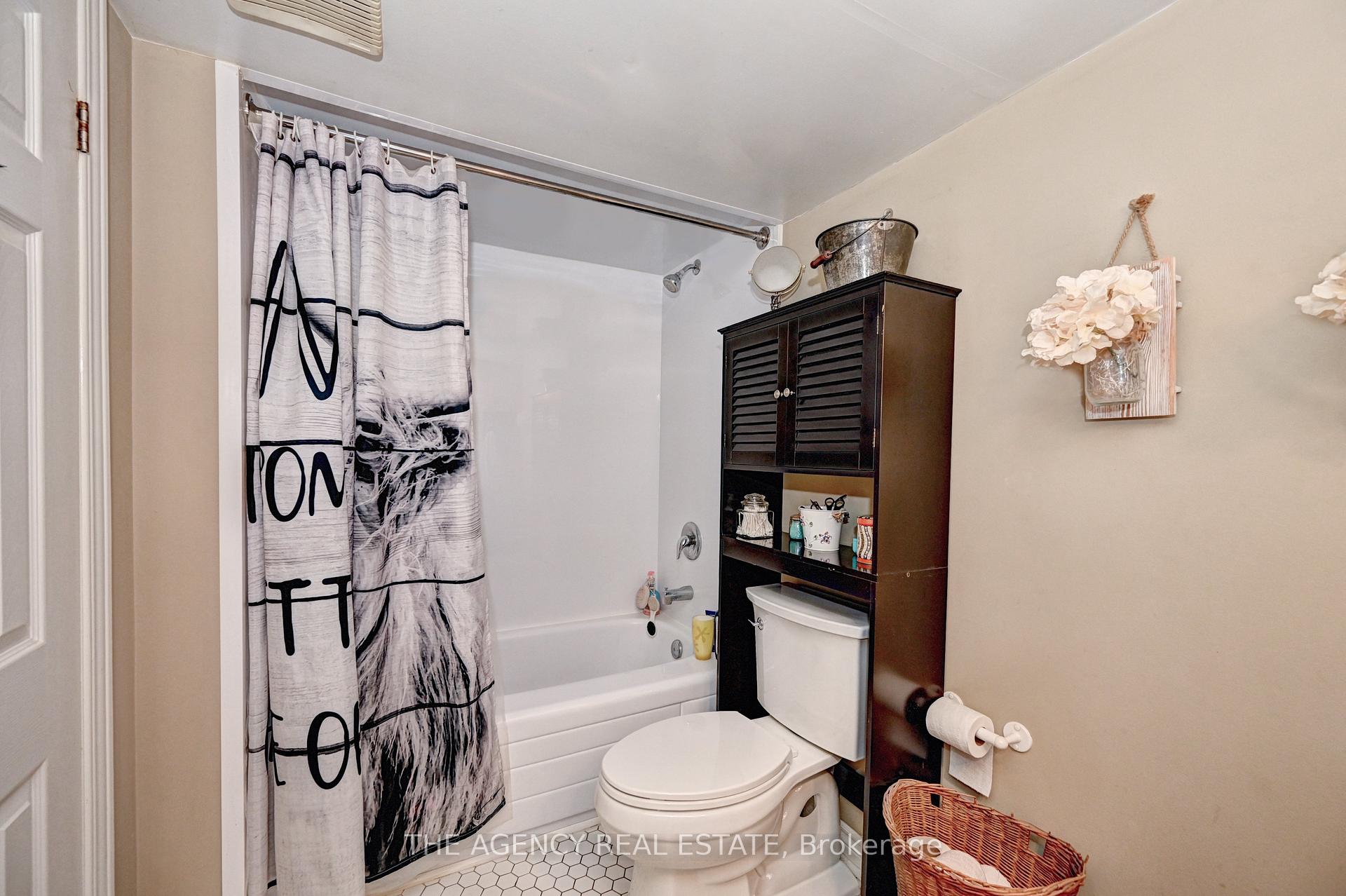 Photo 33 of 396 Dunvegan Drive, Waterloo — HOMEH