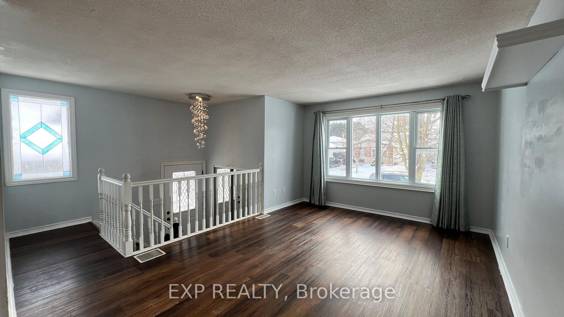 Photo 3 of 450 Drummerhill Crescent, Waterloo — HOMEH
