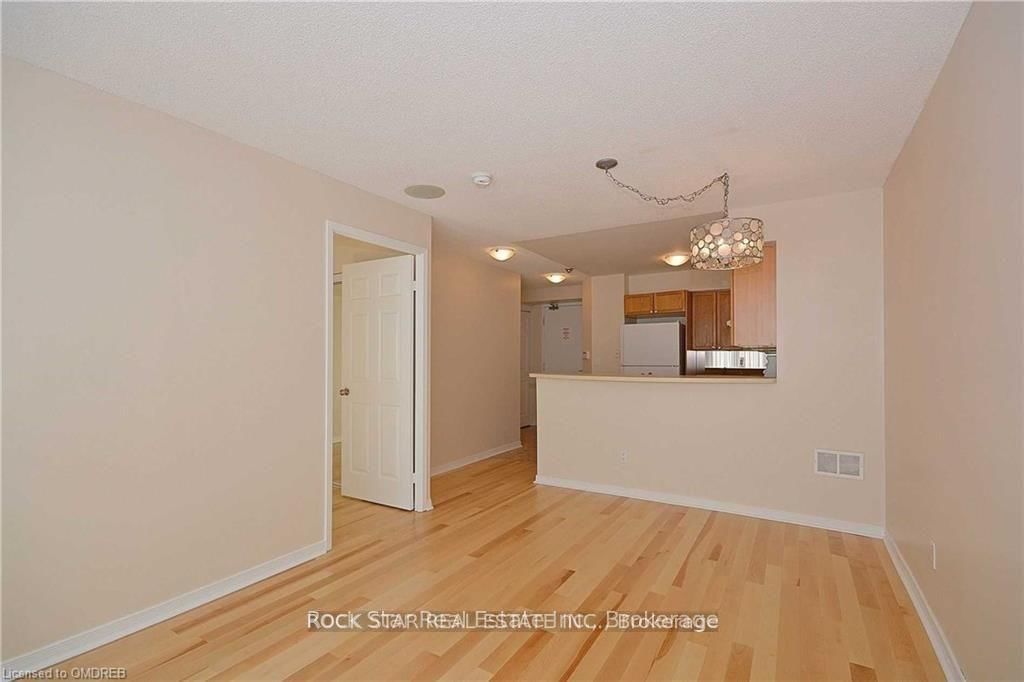 Photo 2 of Unit 425, 109 FRONT St E, Toronto, Moss Park — HOMEH