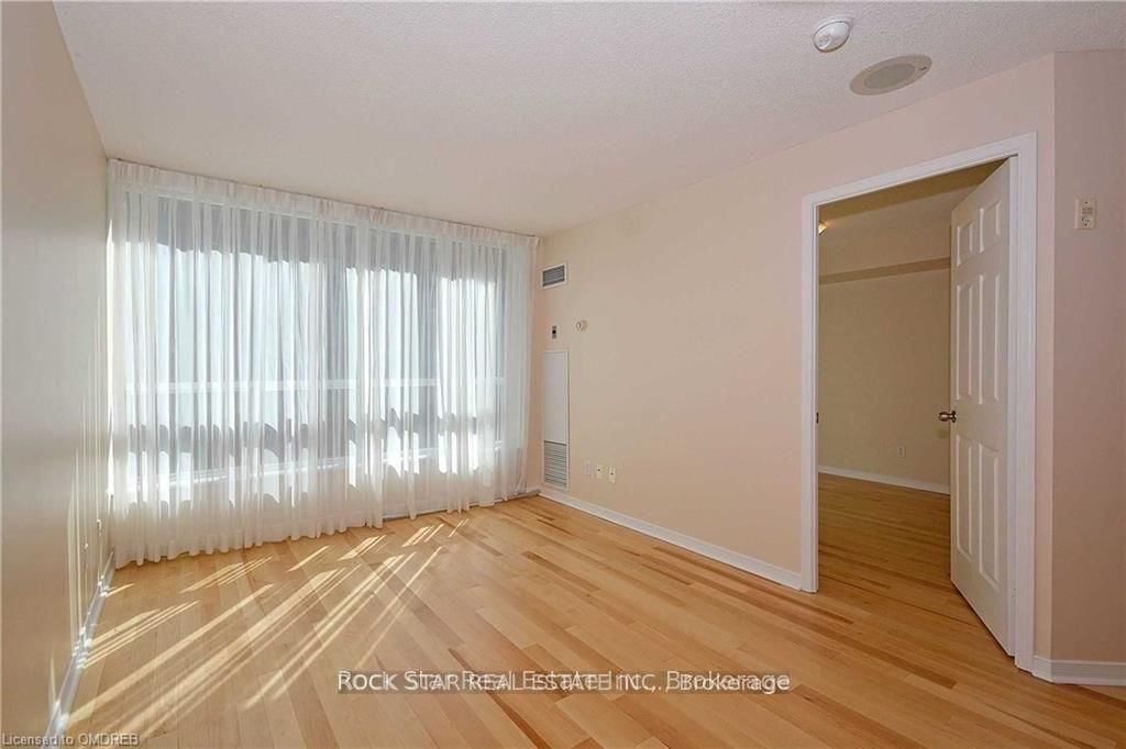 Photo 7 of Unit 425, 109 FRONT St E, Toronto, Moss Park — HOMEH