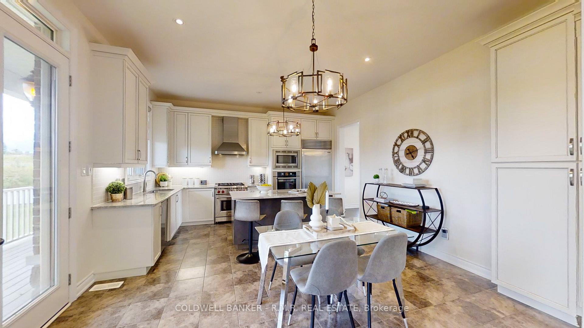 Photo 3 of 19 Forestgreen Drive, Uxbridge, Rural Uxbridge — HOMEH