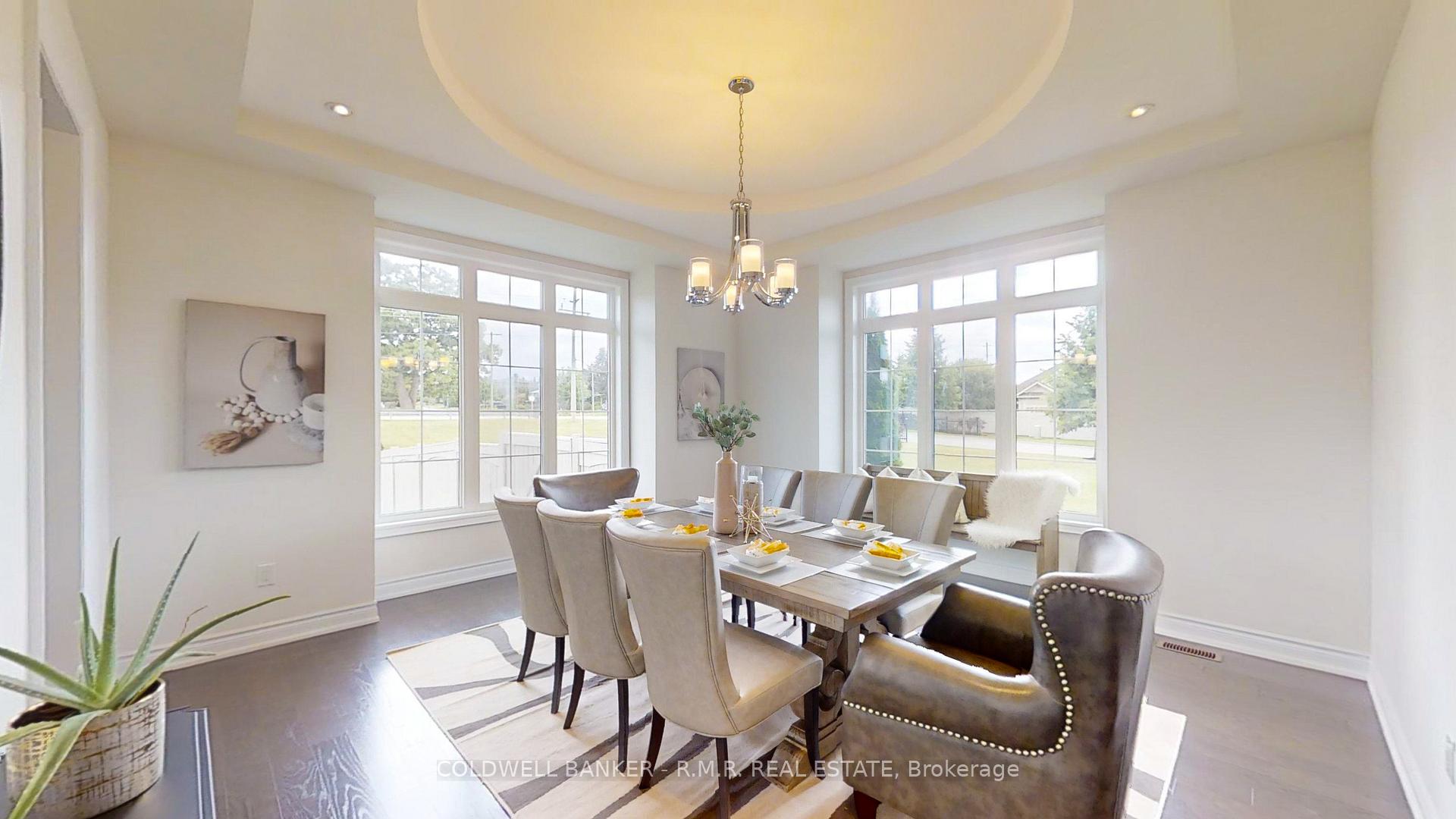 Photo 4 of 19 Forestgreen Drive, Uxbridge, Rural Uxbridge — HOMEH