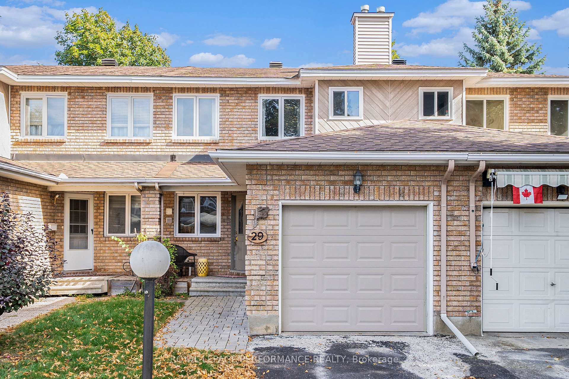 Photo 1 of 29 Hummingbird Crescent, Ottawa, Barrhaven - Cedargrove/Fraserdale — HOMEH