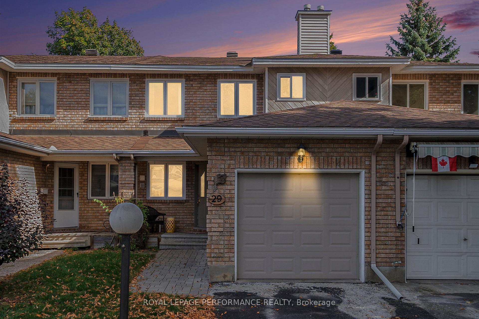 Photo 2 of 29 Hummingbird Crescent, Ottawa, Barrhaven - Cedargrove/Fraserdale — HOMEH