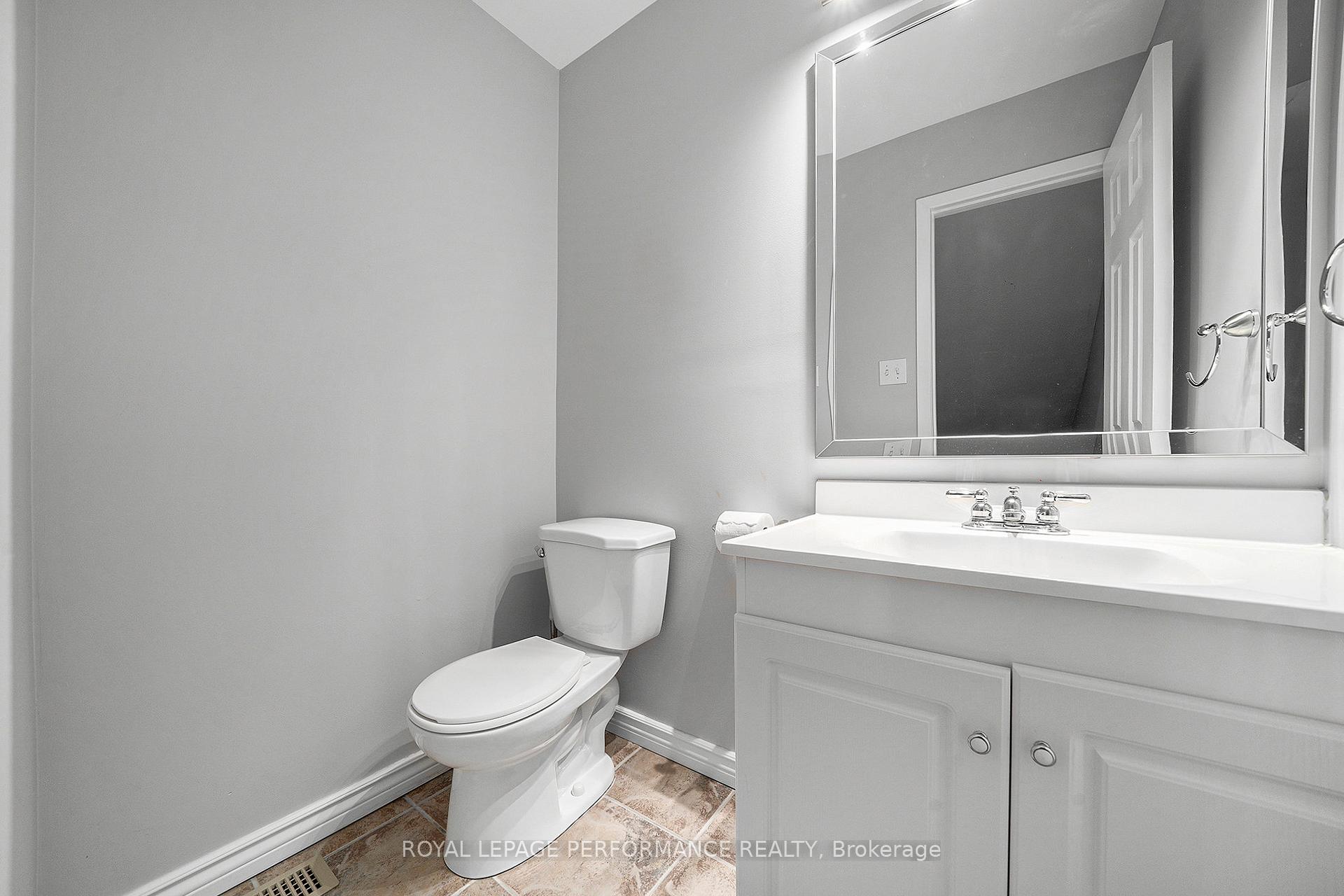 Photo 8 of 29 Hummingbird Crescent, Ottawa, Barrhaven - Cedargrove/Fraserdale — HOMEH