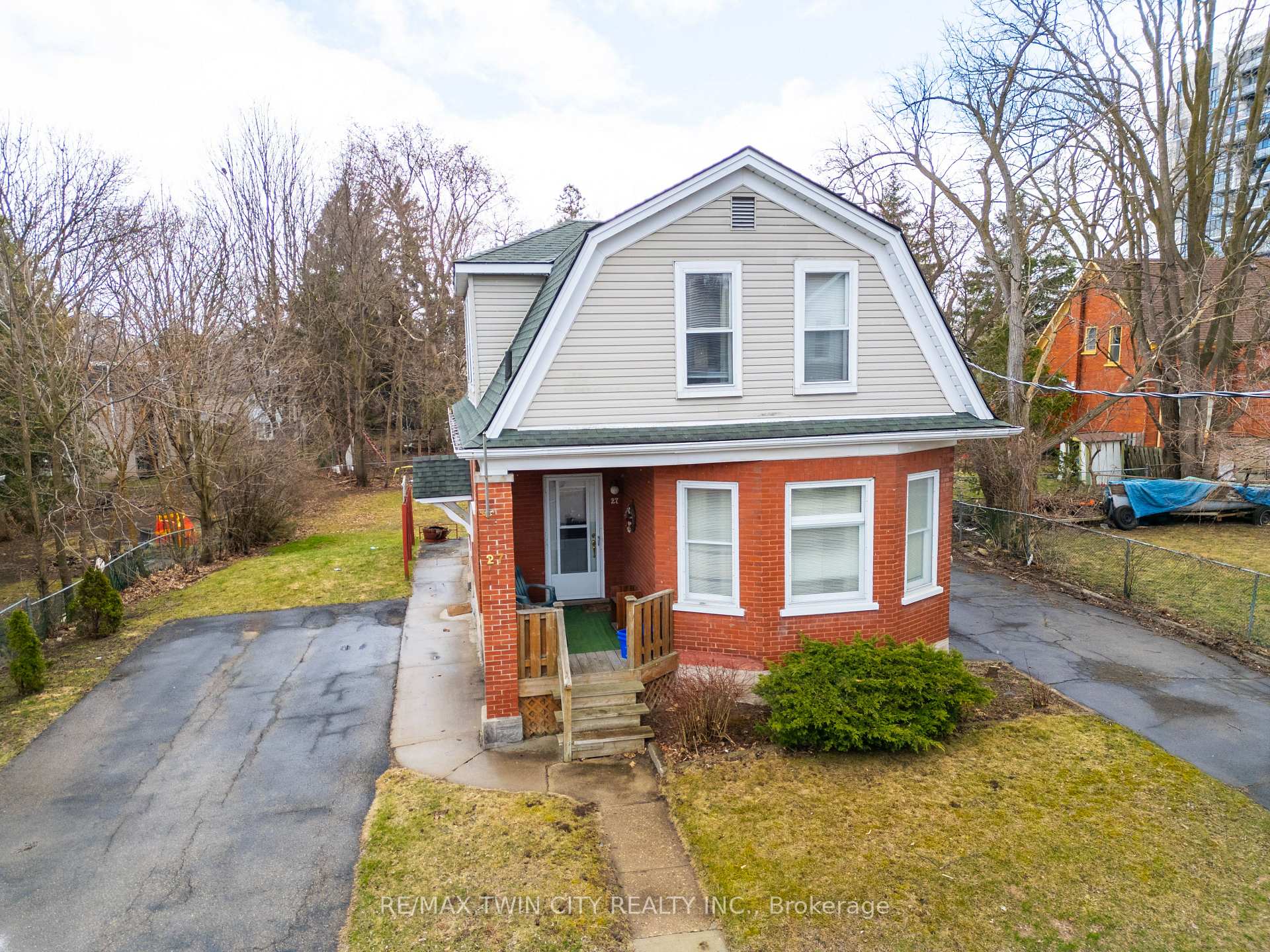 Photo 2 of 27 Noecker Street, Waterloo — HOMEH