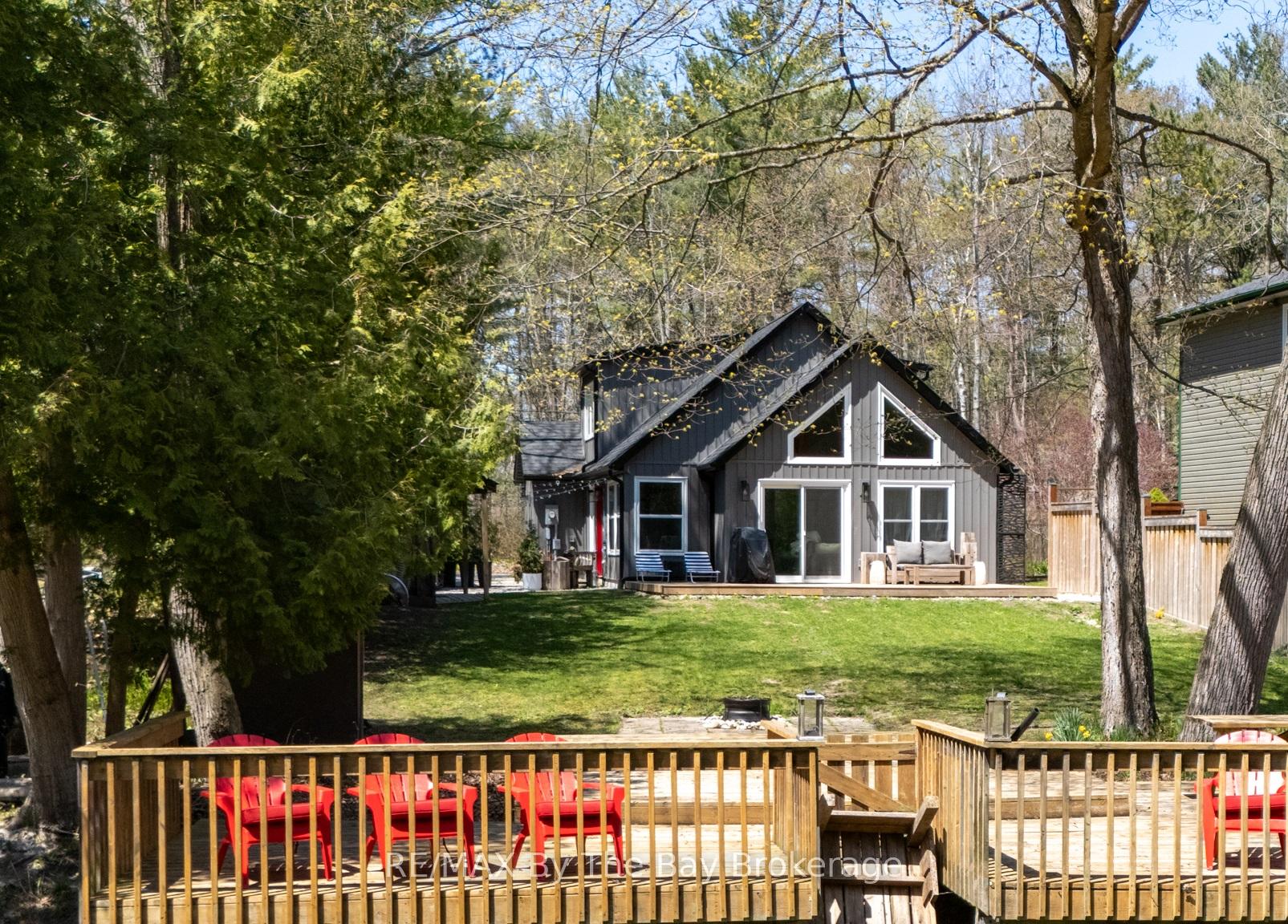 Front of 181 Knox Road E