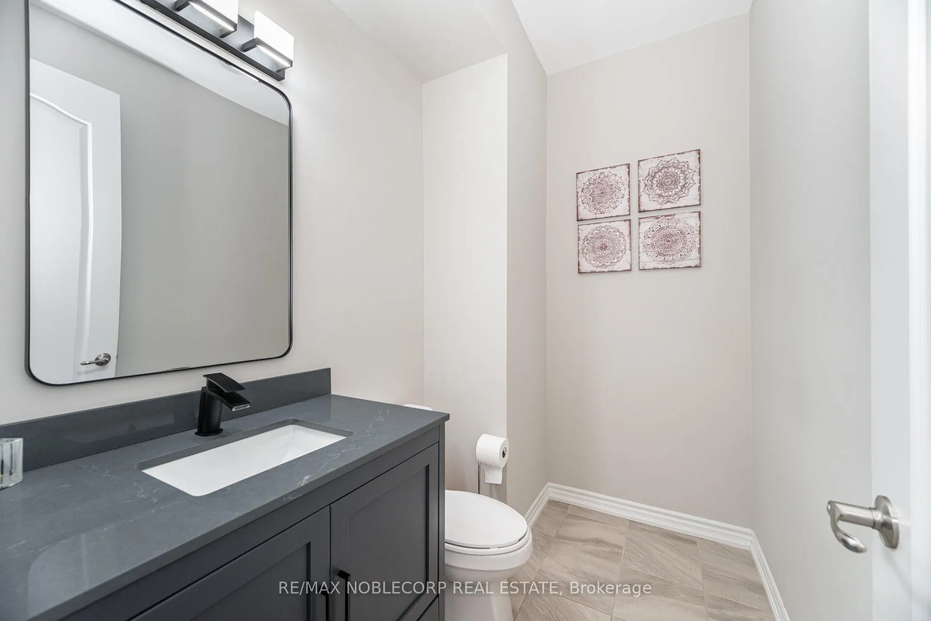 Photo 10 of 325 Kleinburg Summit Way, Vaughan, Kleinburg — HOMEH