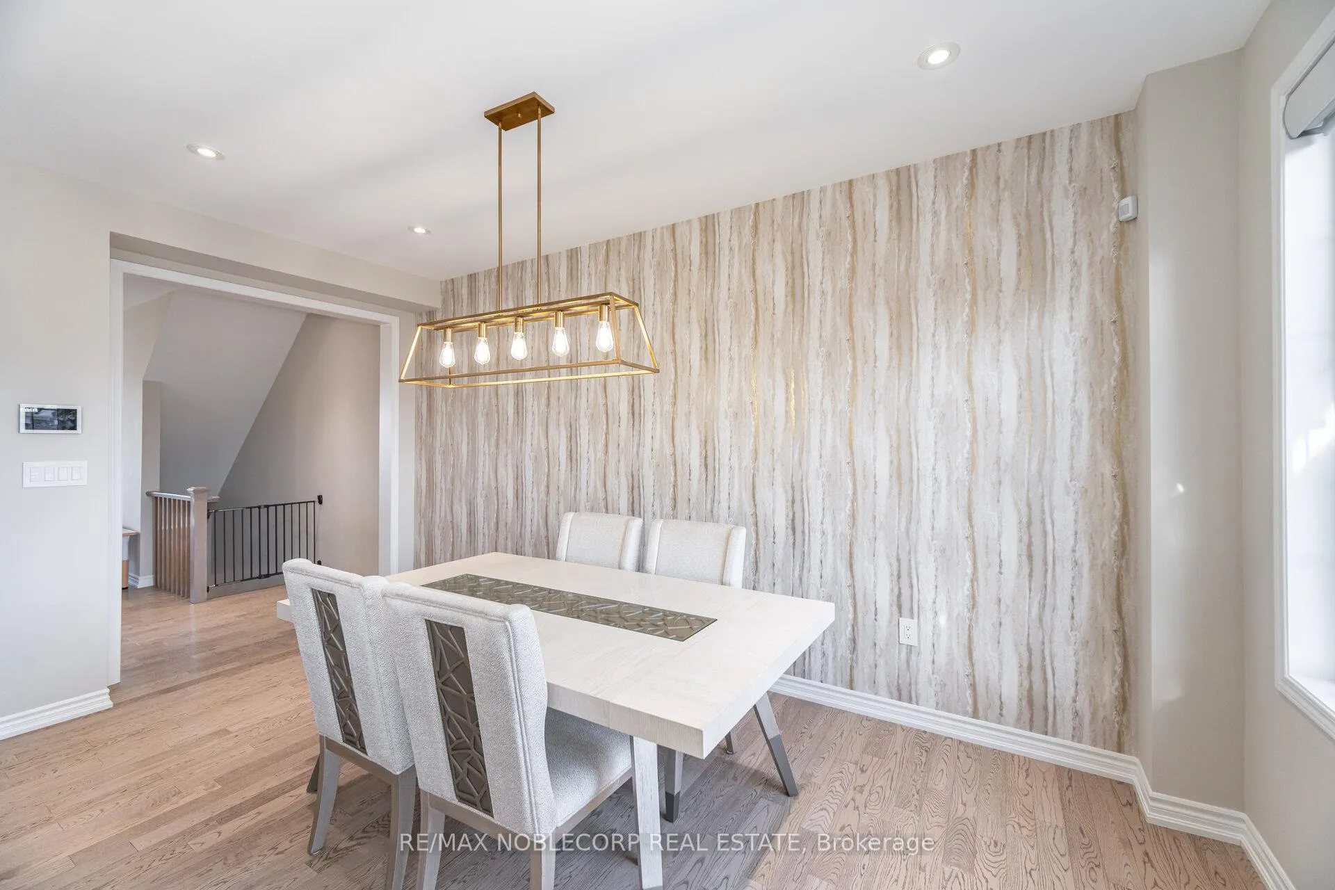 Photo 14 of 325 Kleinburg Summit Way, Vaughan, Kleinburg — HOMEH