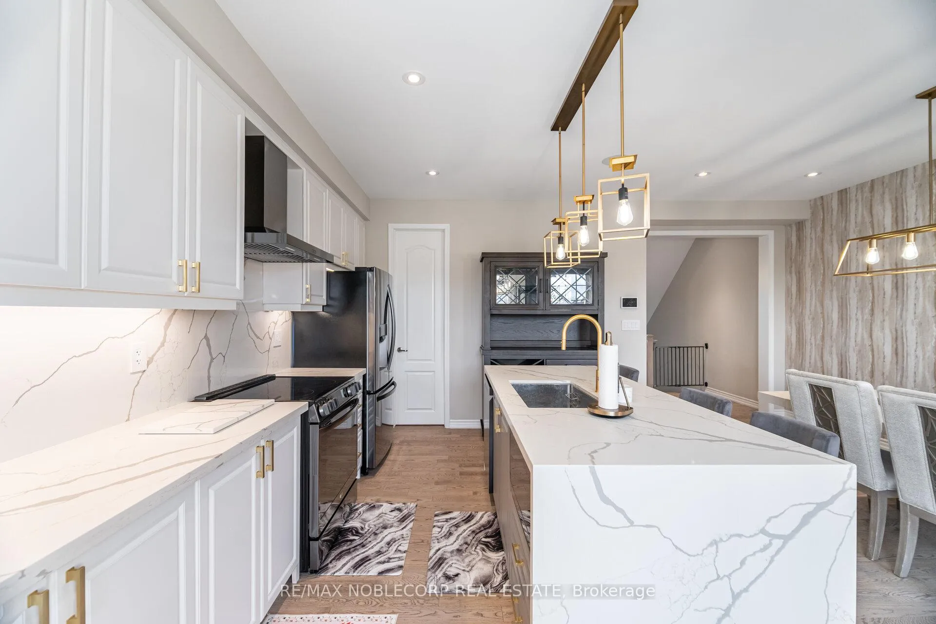 Photo 17 of 325 Kleinburg Summit Way, Vaughan, Kleinburg — HOMEH