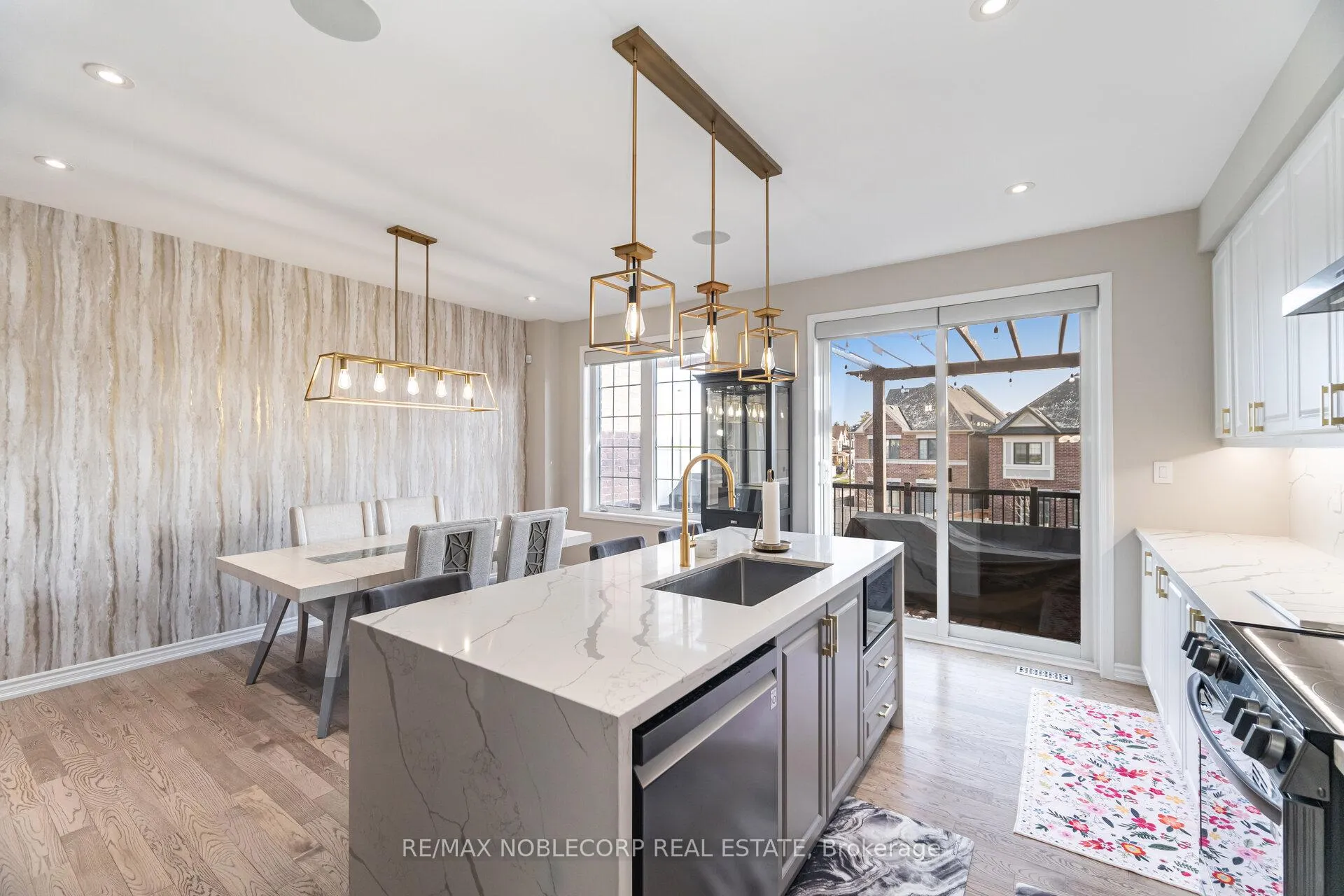 Photo 19 of 325 Kleinburg Summit Way, Vaughan, Kleinburg — HOMEH