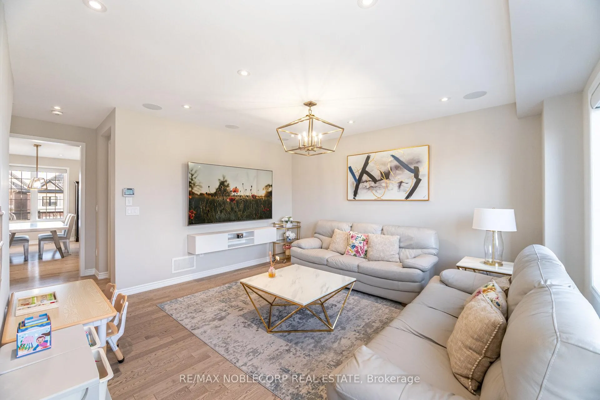 Photo 21 of 325 Kleinburg Summit Way, Vaughan, Kleinburg — HOMEH