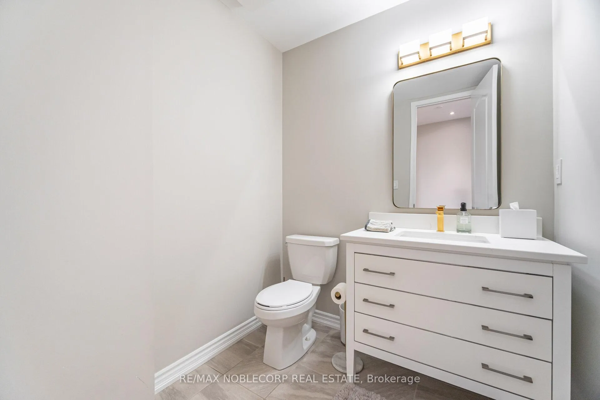 Photo 24 of 325 Kleinburg Summit Way, Vaughan, Kleinburg — HOMEH