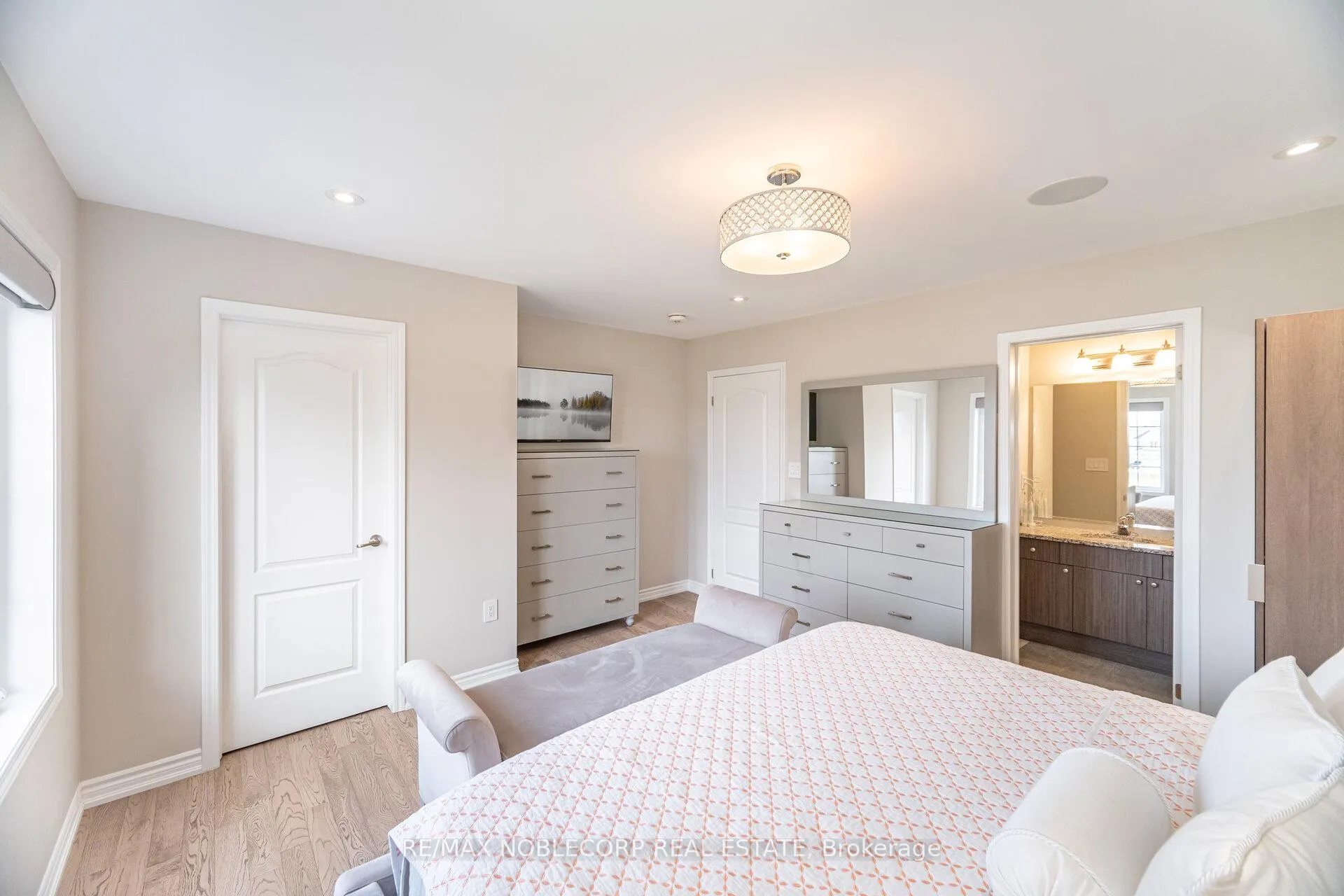 Photo 29 of 325 Kleinburg Summit Way, Vaughan, Kleinburg — HOMEH