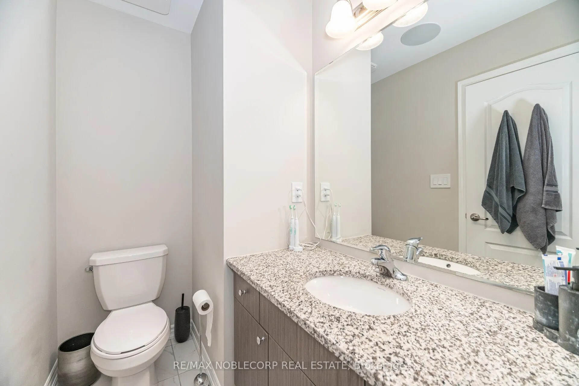 Photo 31 of 325 Kleinburg Summit Way, Vaughan, Kleinburg — HOMEH
