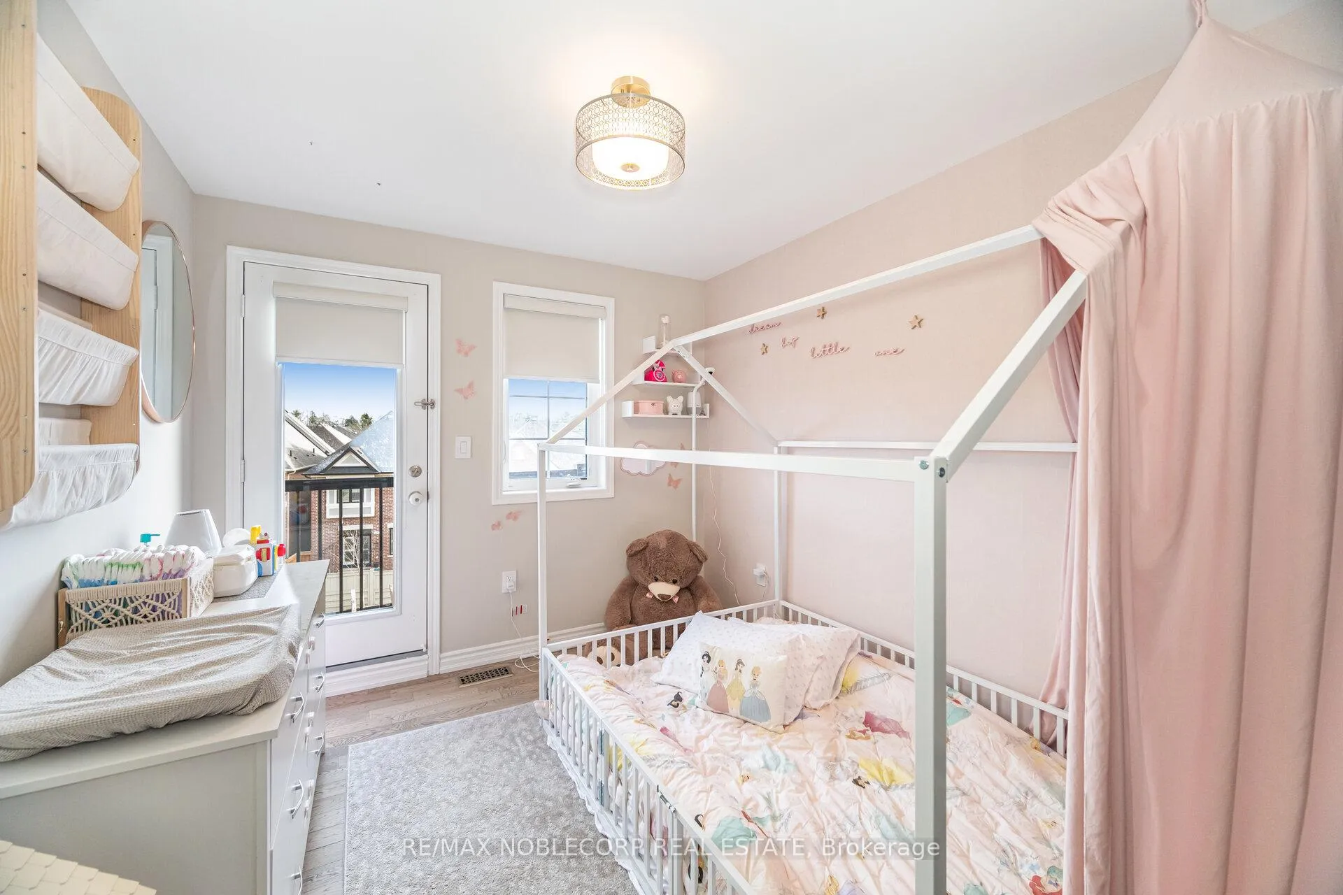 Photo 32 of 325 Kleinburg Summit Way, Vaughan, Kleinburg — HOMEH
