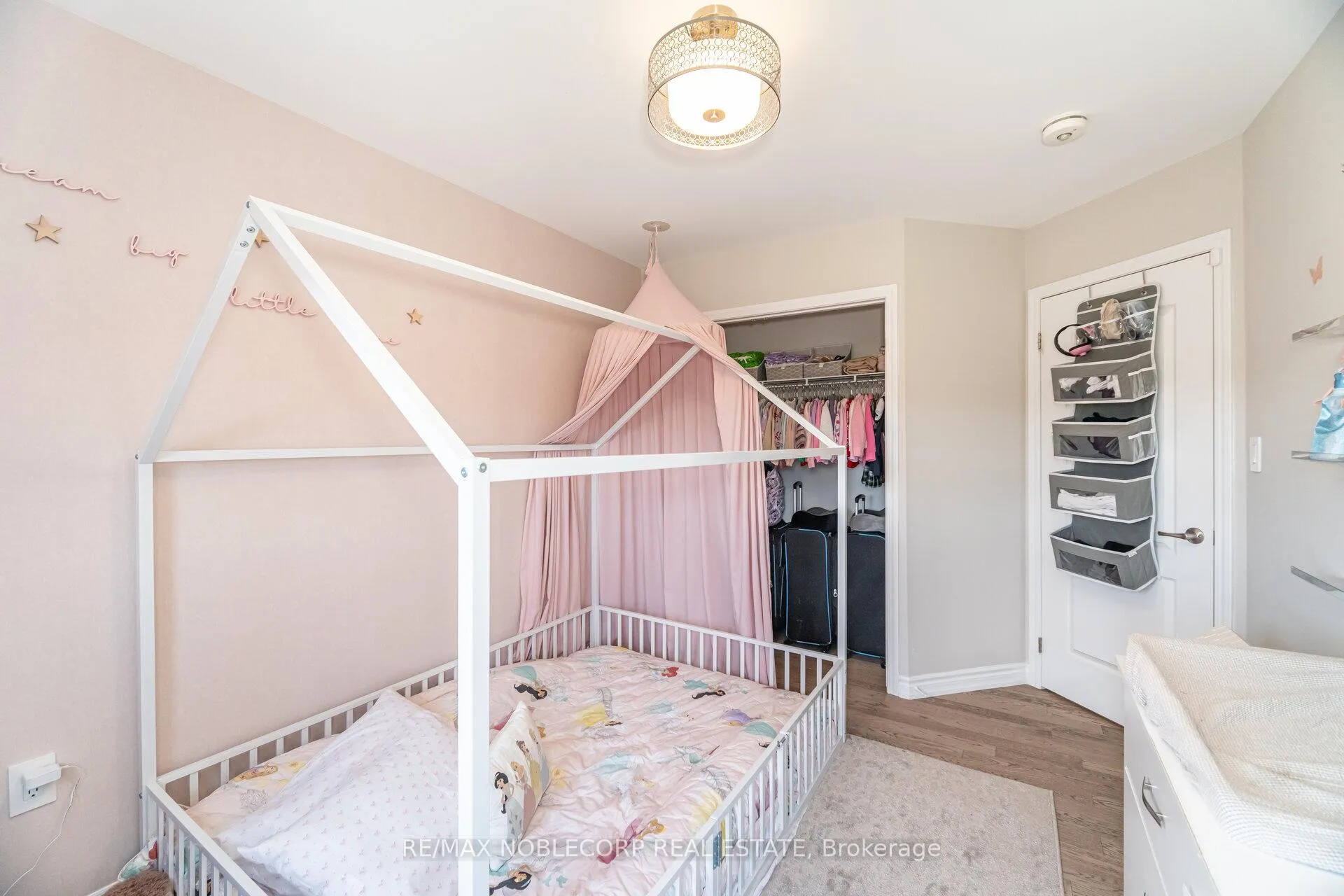 Photo 33 of 325 Kleinburg Summit Way, Vaughan, Kleinburg — HOMEH