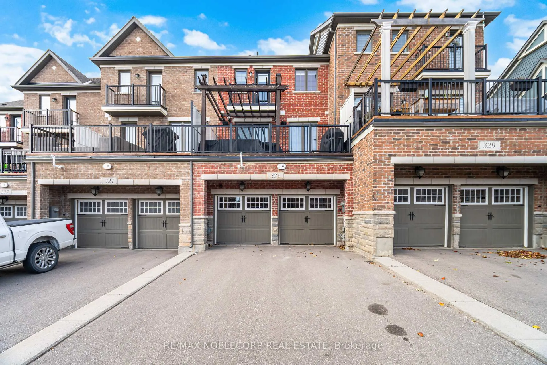 Photo 42 of 325 Kleinburg Summit Way, Vaughan, Kleinburg — HOMEH