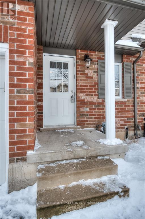 Photo 4 of 595 Goldthread Street, Waterloo — HOMEH