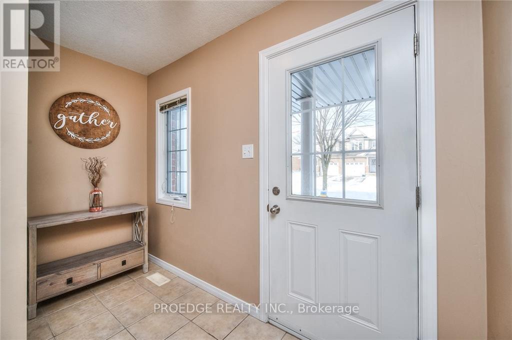 Photo 5 of 595 Goldthread Street, Waterloo — HOMEH