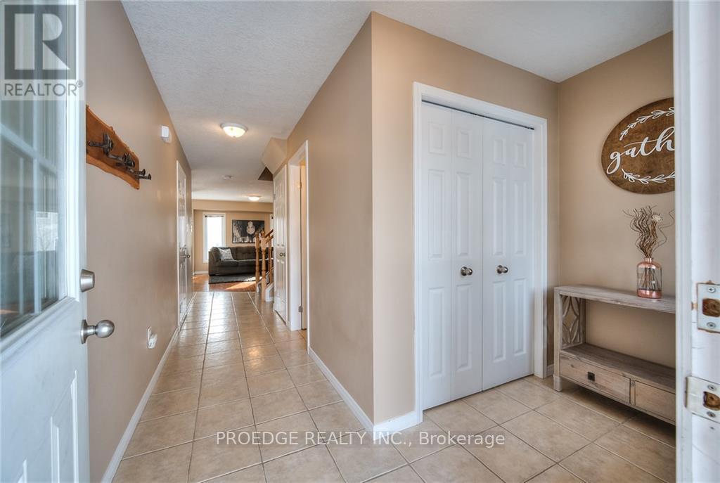 Photo 6 of 595 Goldthread Street, Waterloo — HOMEH