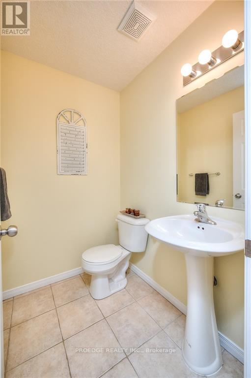 Photo 7 of 595 Goldthread Street, Waterloo — HOMEH