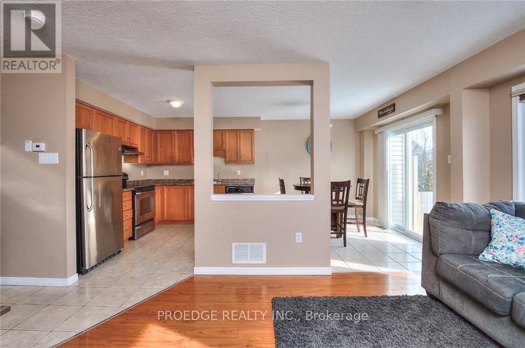 Photo 10 of 595 Goldthread Street, Waterloo — HOMEH