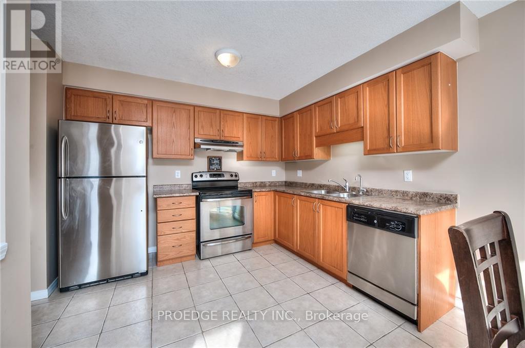 Photo 11 of 595 Goldthread Street, Waterloo — HOMEH