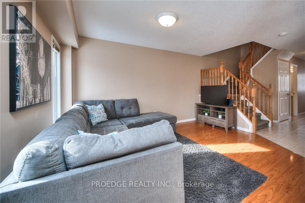 Photo 15 of 595 Goldthread Street, Waterloo — HOMEH