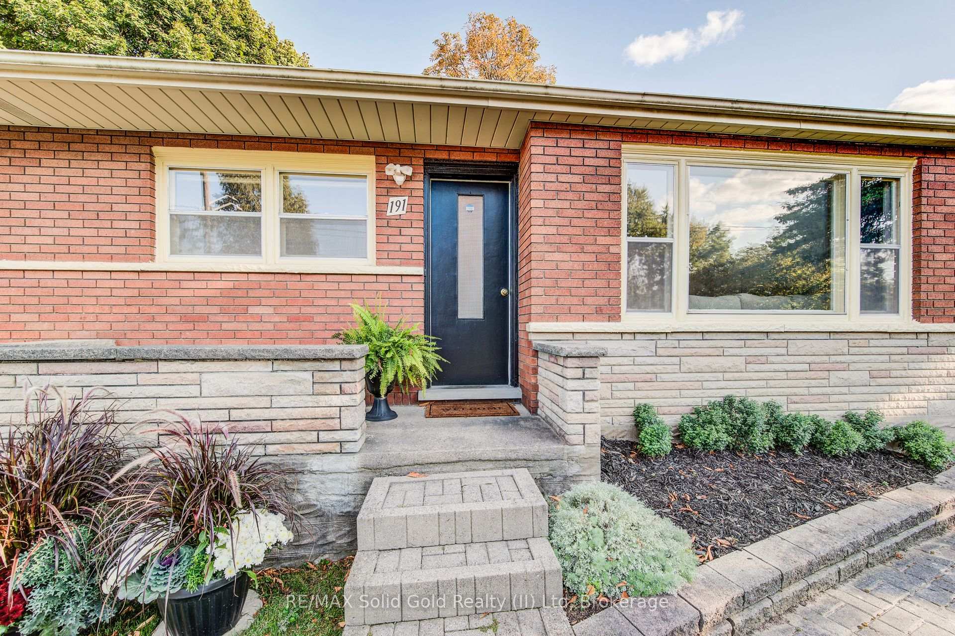 Photo 6 of 191 Allen Street E, Waterloo — HOMEH